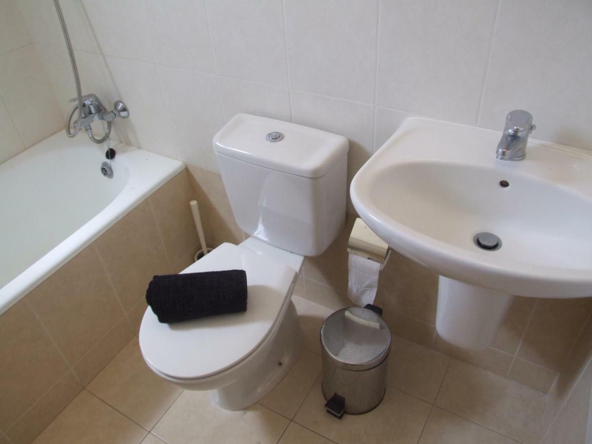 2 Bedroom Poolside Apartment E9 Péjia Kültér fotó